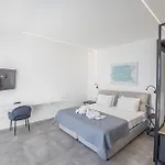 Chloe Villa