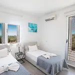 Villa Chloe *